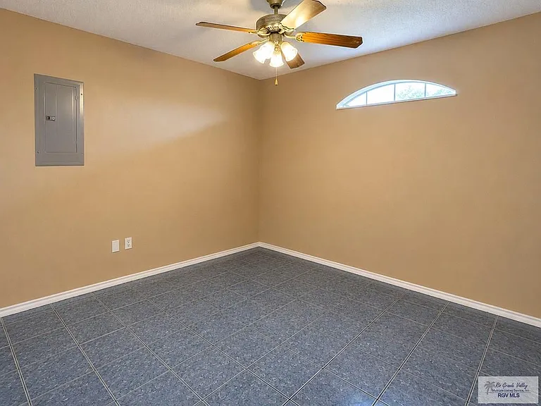 5111 Jovan Cir — Photo 6