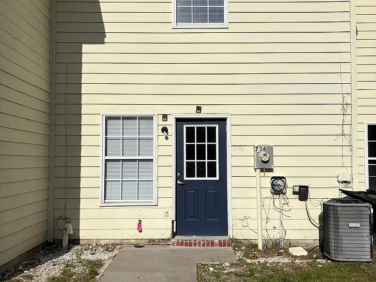736 Morningside Ln — Photo 1
