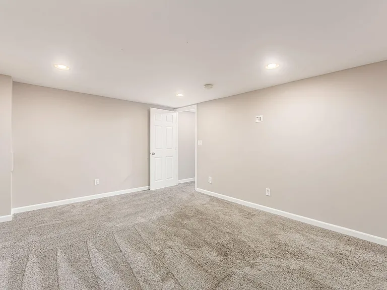 1807 Hobbes Dr — Photo 26