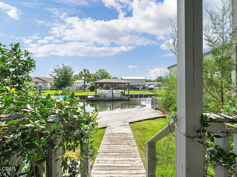 1365 Capri Dr — Photo 49
