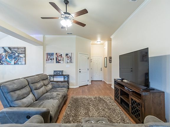 4th image of 6842 Jennings Dr