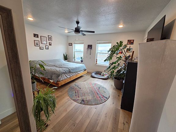 4th image of 4397 N Alder Ln