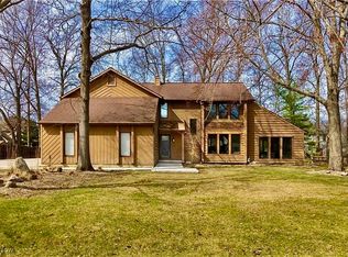 396 Greenbriar Dr, Avon Lake, OH