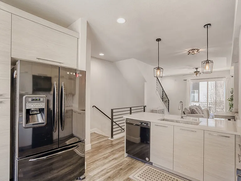 5594 W 10th Pl — Photo 3