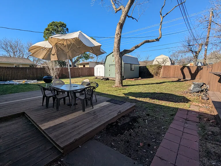 919 Milam Dr — Photo 23