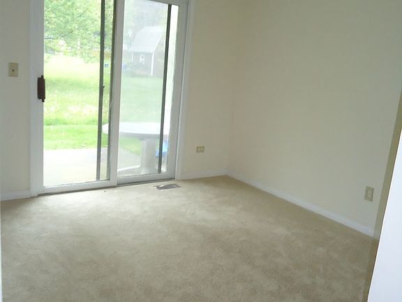 4th image of 367 Harvest Ln #A