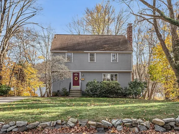 58 River St, Hudson, MA 01749