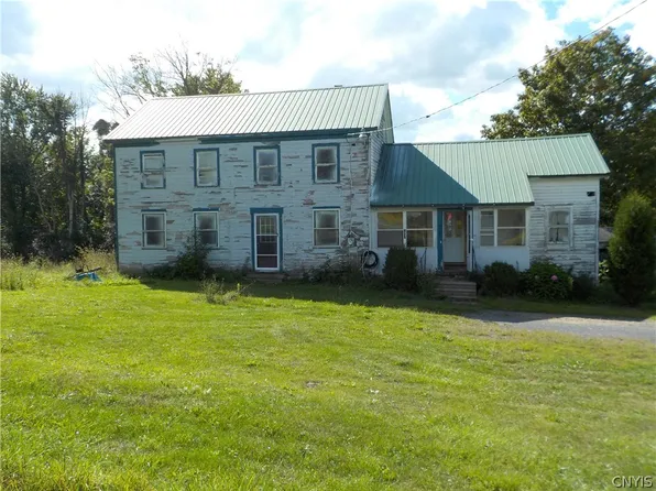 8121 Dog Harbor Rd, Baldwinsville, NY 13027
