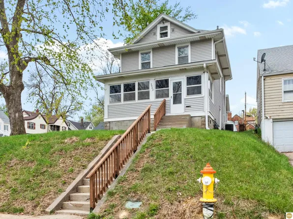 2902 N 49th St, Omaha, NE 68104