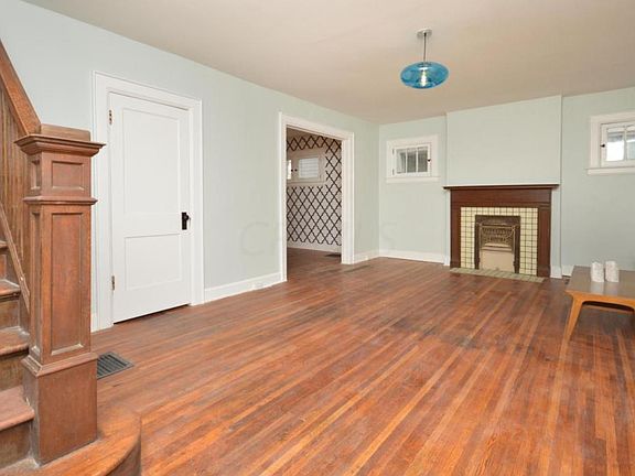 3rd image of 864 Wilson Ave