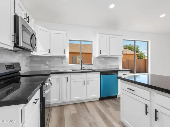 3745 W Fitzwater Ct, Tucson, AZ 85746