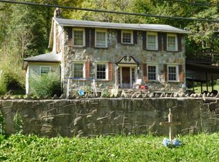 9041 Mountaineer Hwy, Iaeger, WV 24844