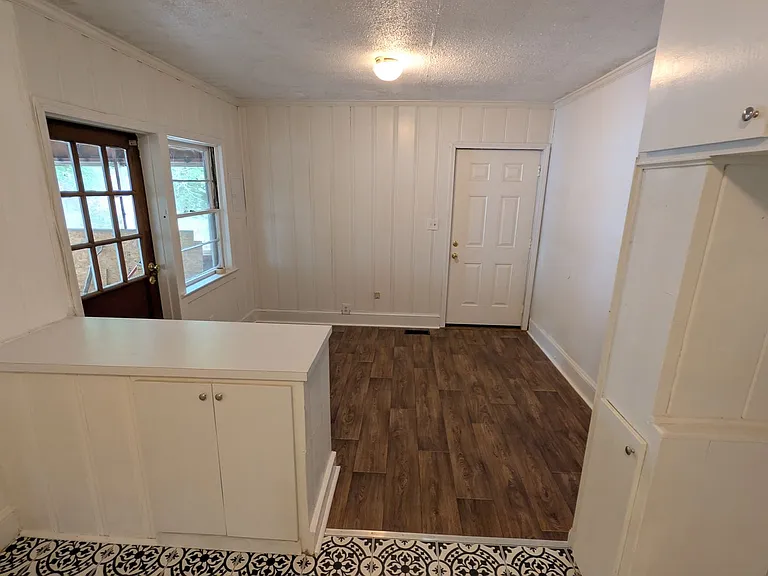 1504 Hyman Ave — Photo 4