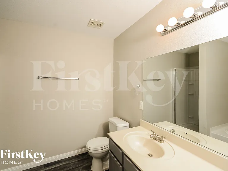1207 Bellevue Dr — Photo 9