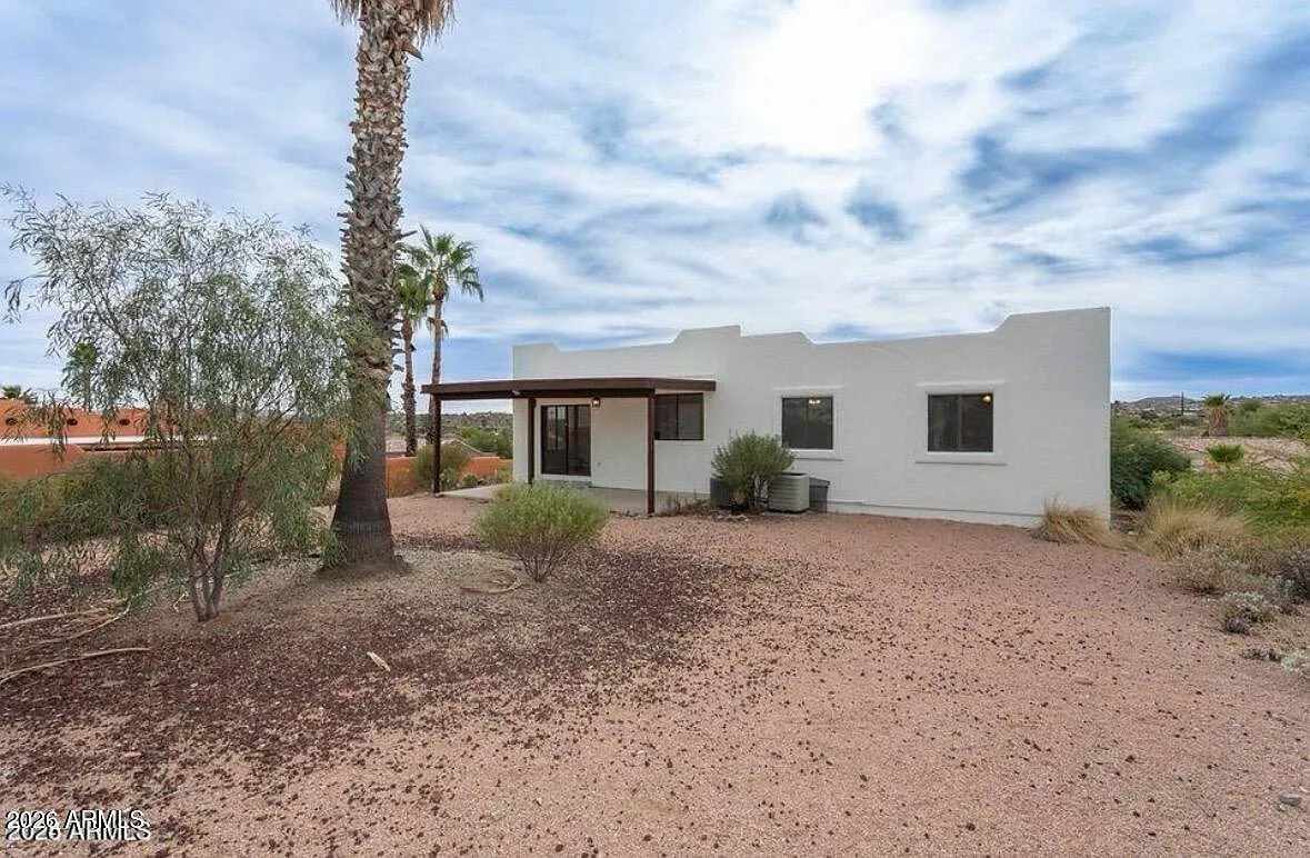 4 bed, 3.0 bath, 2240 sqft, $2,800 — Photo 2