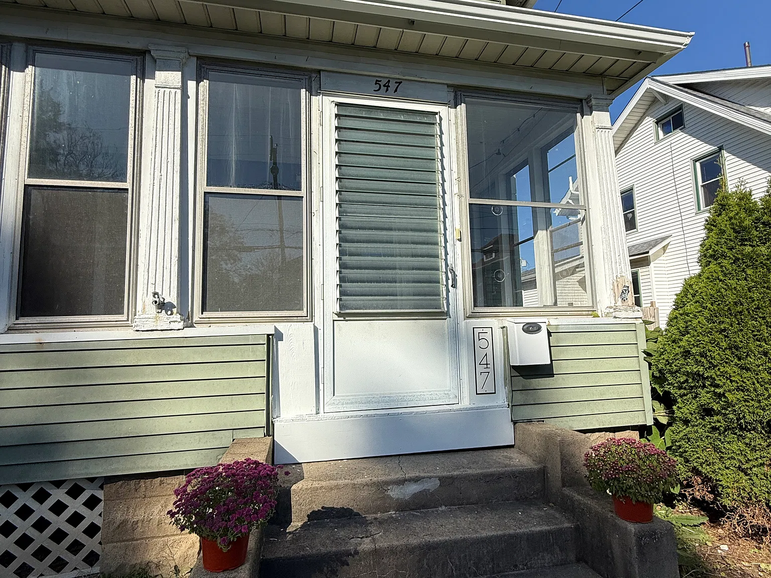 4 bed, 1622 sqft, $2,100 — Photo 2