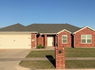3708 Plantation Dr, Enid, OK 73703