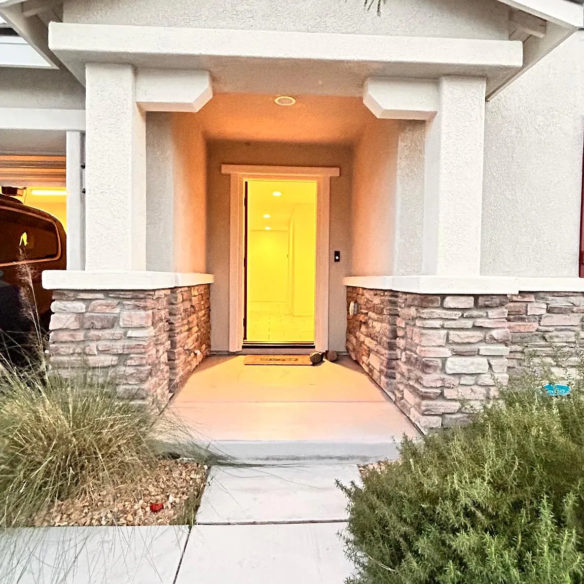 4 bed, 1982 sqft, $2,495 — Photo 4