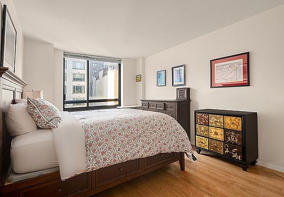 4th image of 171 E 84th St APT 5H