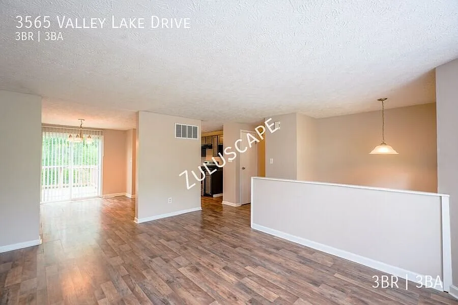 Spacious 3 bed, 2.5 bath home in Perry Township!! — Photo 3