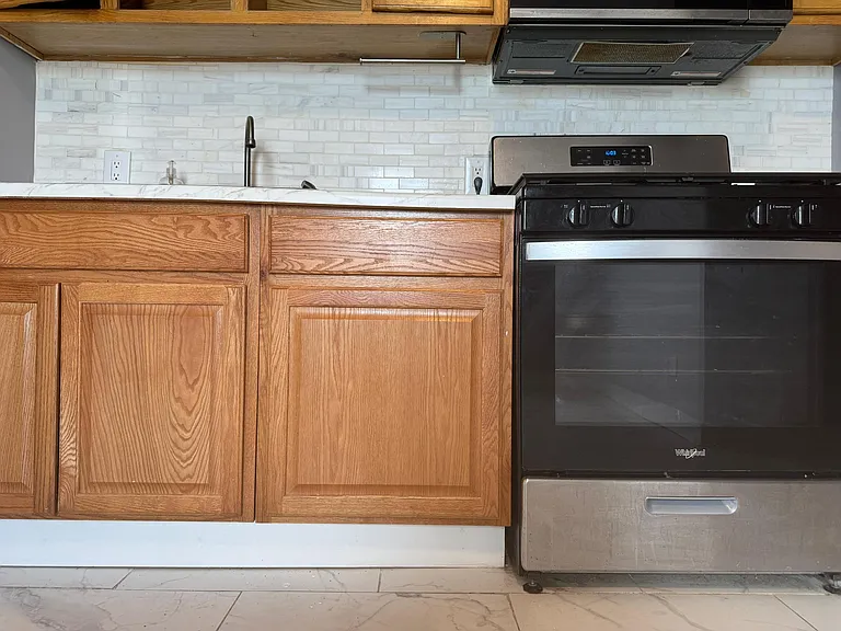 215 Rosette St — Photo 15