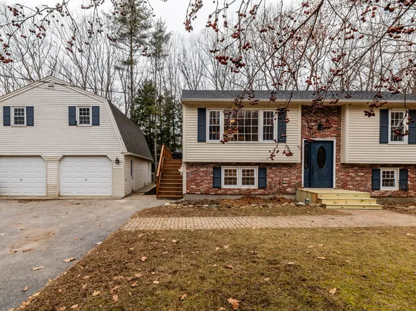 62 Woodridge Drive, Buxton, ME 04093