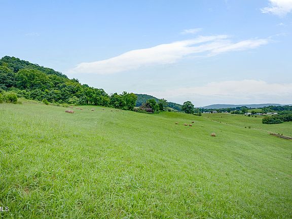5th image of 1385 Betsy Ross Rd