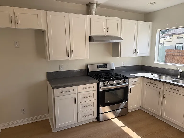 500 N Hill Ave — Photo 10