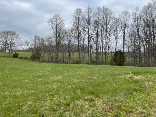 52 Hogan's Poin, Russell Springs, KY 42642