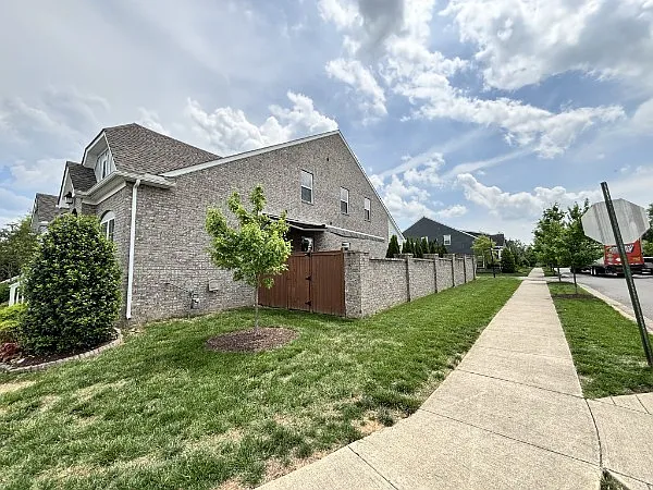 155 Spade Leaf Blvd — Photo 2