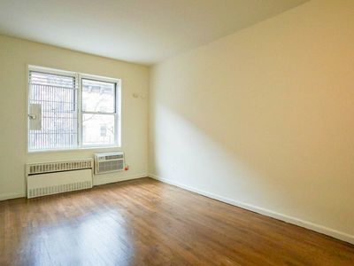 306 W 47th St APT 3C, New York, NY, 10036