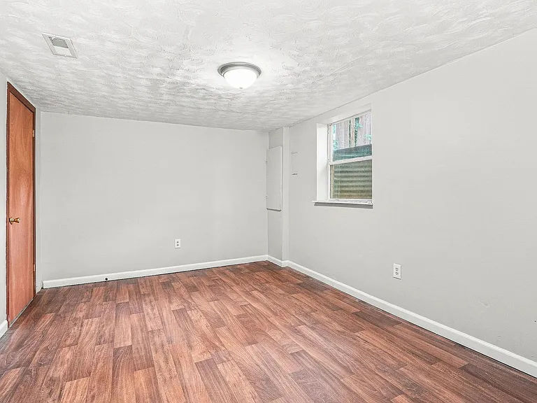3301 Kristin Ct — Photo 10