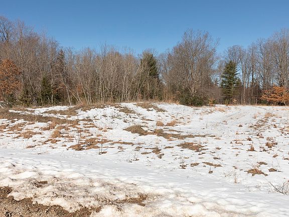 3rd image of 711 Grouse Dr SW
