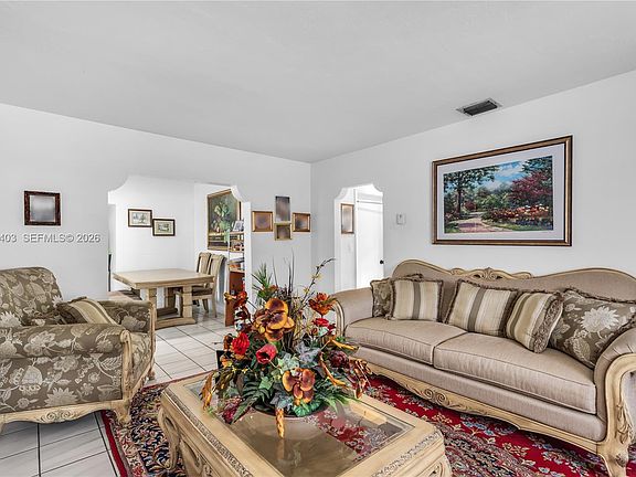 5th image of 2145 SW 26th St