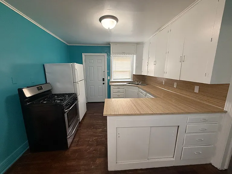 2814 E Admiral Ct — Photo 8