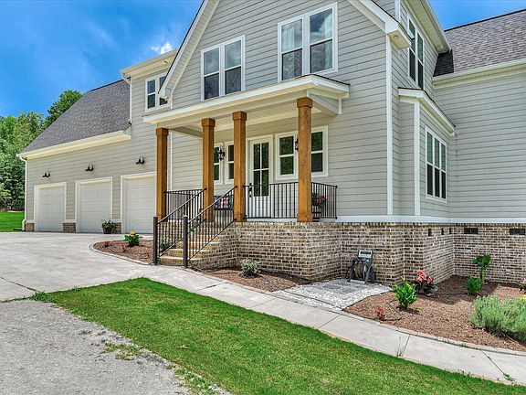 5th image of 549 Riding Ridge Ct