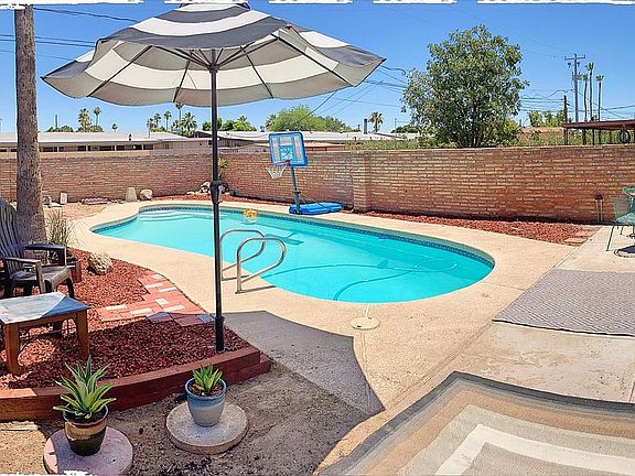 Southwestern Oasis 