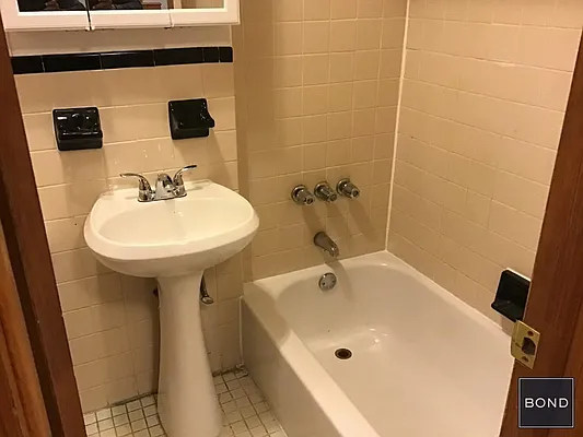 Rented by Bond New York | media 13