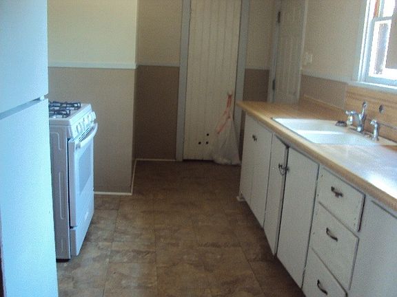 3rd image of 801 & 801-1/2 N Kentucky Ave
