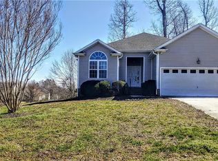 406 Cadbury Ct, Graham, NC 27253