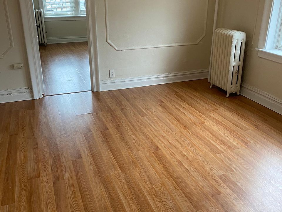 2nd image of 49 Waverly St #D1