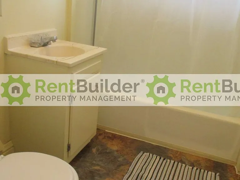 103 Maple St NE — Photo 9