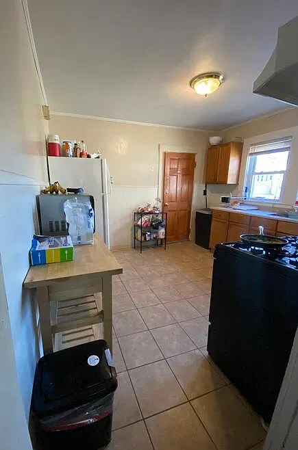 3 bed, $3,000 — Photo 4