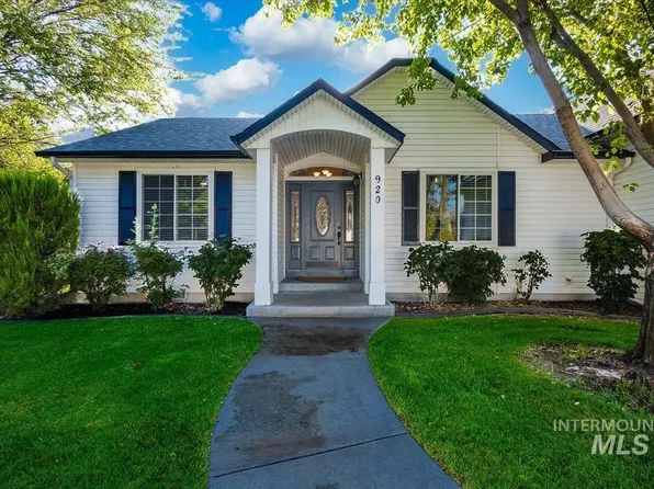 920 N Ashford Ln, Nampa, ID 83687