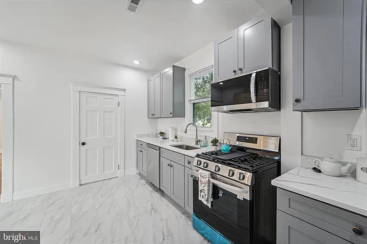 3911 Chatham Rd — Photo 17