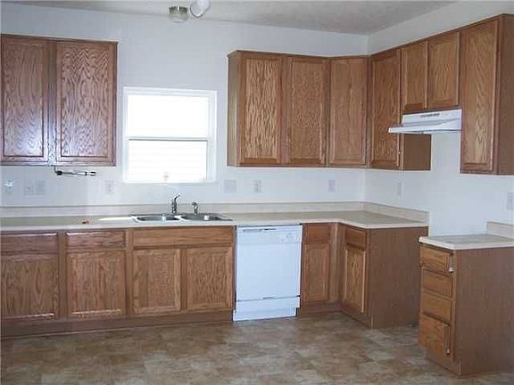 4th image of 1050 Hendon Ct
