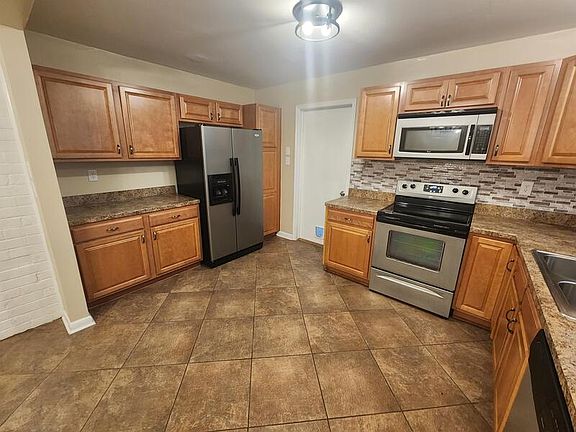 5th image of 3601 Van Buren Dr