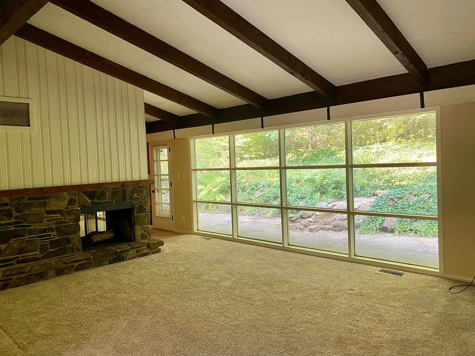 5 bed, 3.5 bath, 3500 sqft, $4,000 — Photo 3