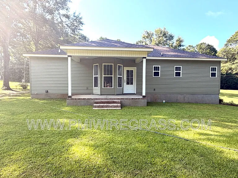 326 Golf View Dr — Photo 2