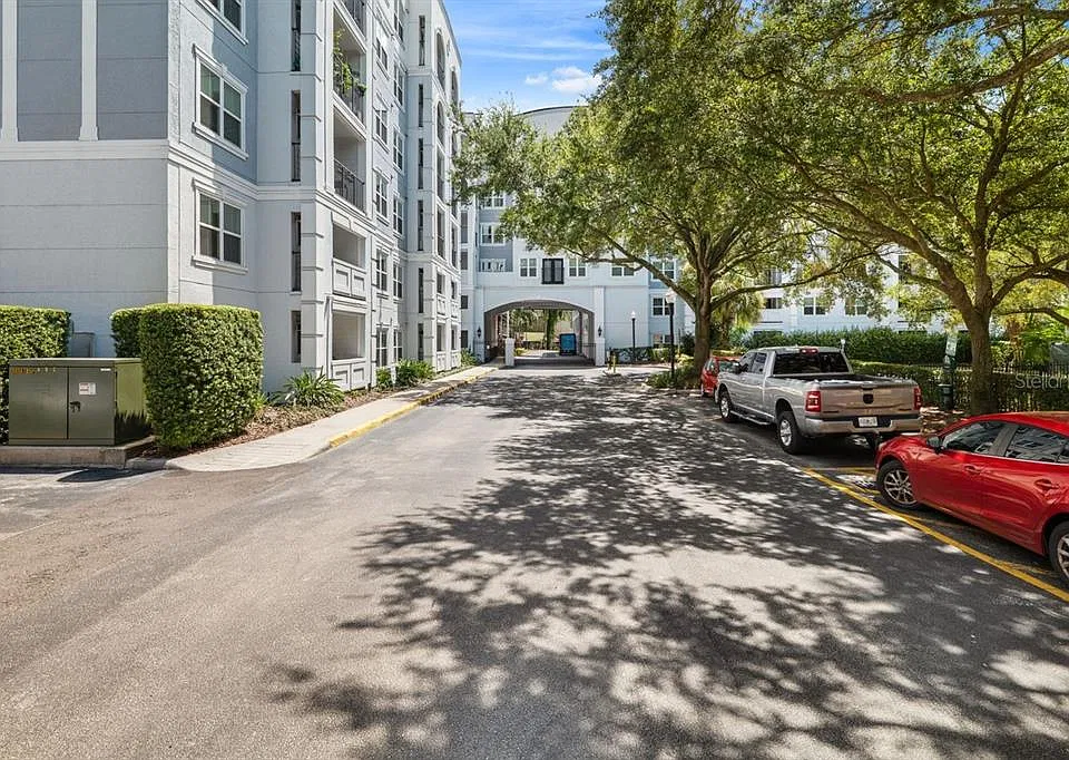 204 E South St #2057